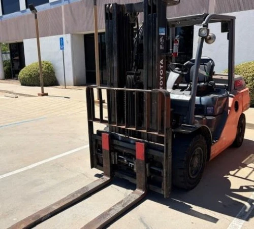 Used 2016 TOYOTA 8FDU35 Internal Combustion Forklifts: Pneumatic Tire Pennsylvania US | National Lift Equipment #1382030