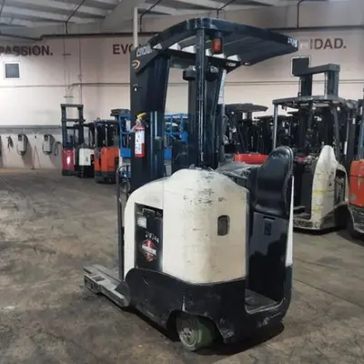 USED 2016 CROWN RR5725-45