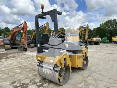 USED 2022 XCMG XMR303S