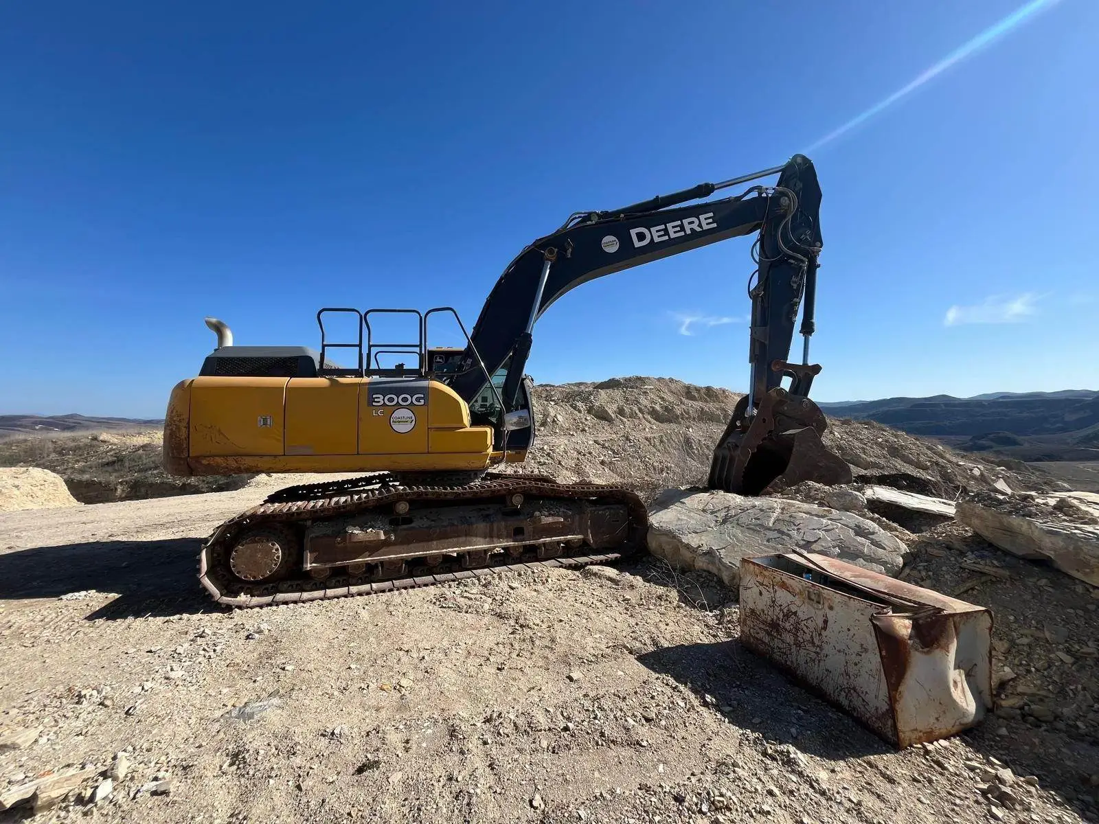 USED 2020 JOHN DEERE 300G LC