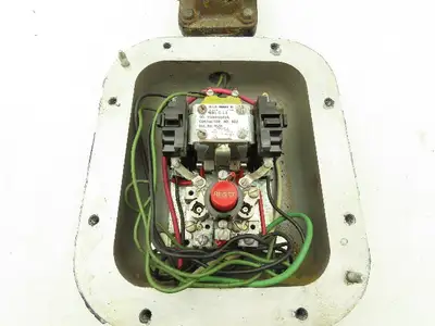 Cutler-Hammer 9586H6072A Manual Motor Starter Overload Contactor 460V 9586H6045A