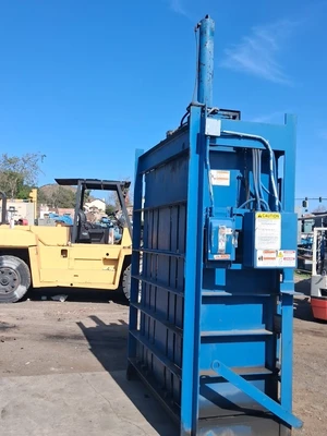 Kilkom #K1-9, Baling Press/Trash Compactor