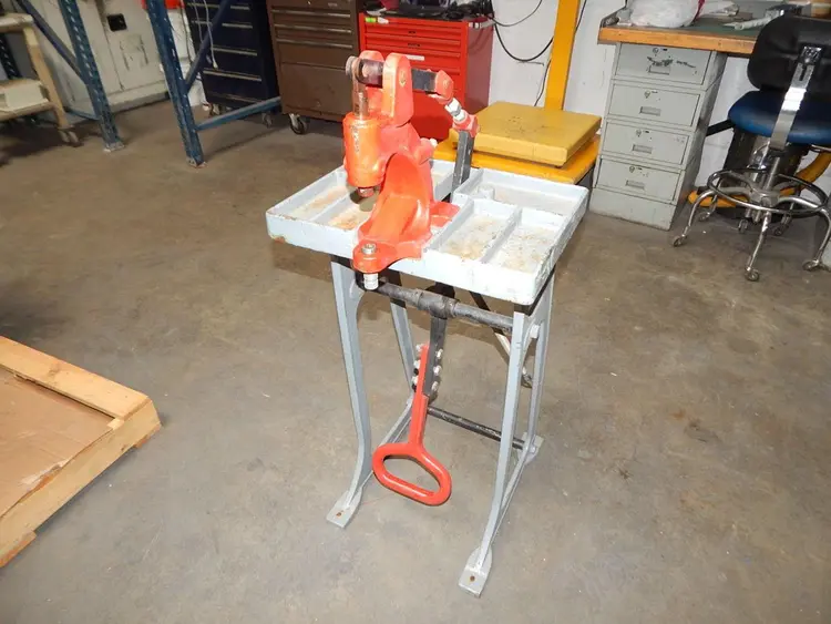 Used EYELETS KP-36 Kick Presses Texas US | Aucto #1456839