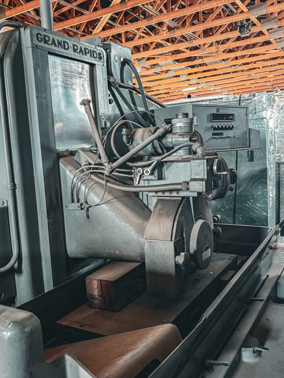 Used 1983 GRAND RAPIDS 560 Reciprocating Surface Grinders Colorado US | Elevation Machine #884319