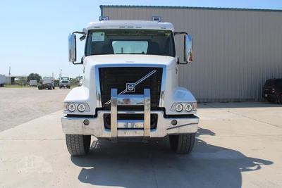 Used 2019 VOLVO VHD64B200 Vacuum Truck Texas US | Roll Off Truck World #1491998