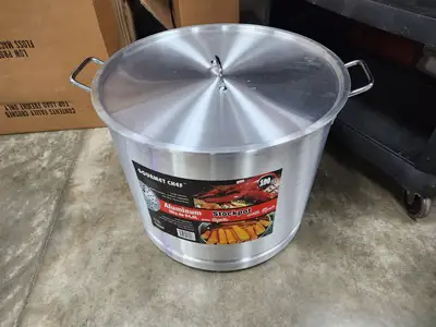 New | in-Stock Isaac Peoria New 100 Qt. Heavy Weight Aluminum Stock Pot with lid and preferred rack C IP Pans Illinois US | Falcon Restaurant Supply #1376741