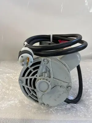 Leybold-Trivac D8B Rotary Vane Pump
