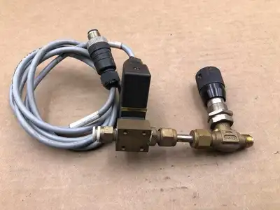 Burkert 0201 Brass 2-Way Solenoid Plunger Valve 0-65PSI 24VDC 4W 120619A