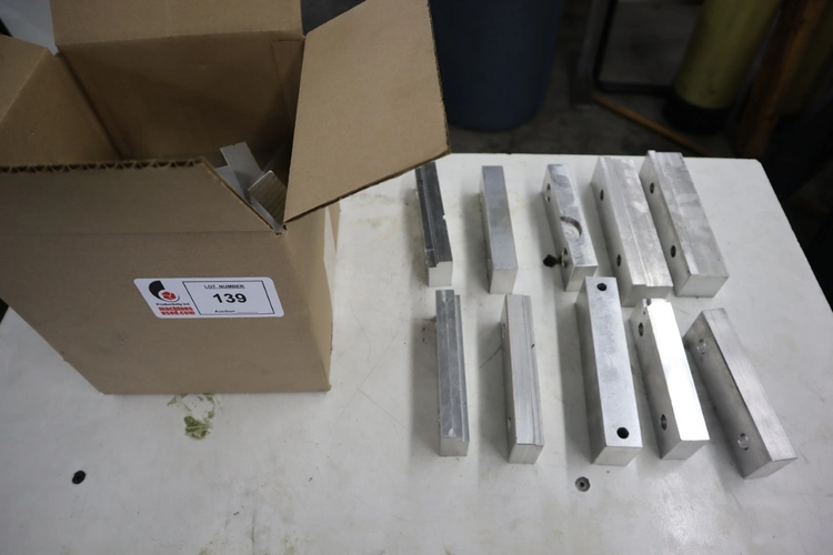 Used GENERIC GENERIC Jaws Minnesota US | Machinesused.com #1390004