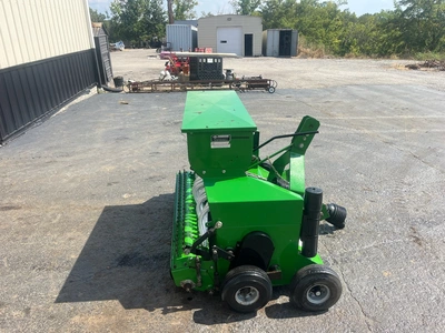 Gandy 2848SS Overseeder | County Equipment Company LLC (7)