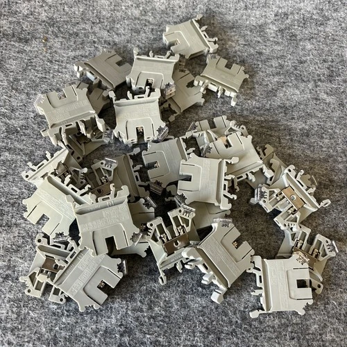 Used Phoenix Contact VDE-0611 Misc Electrical & Power Parts California US | Davliegogo LLC #1719642
