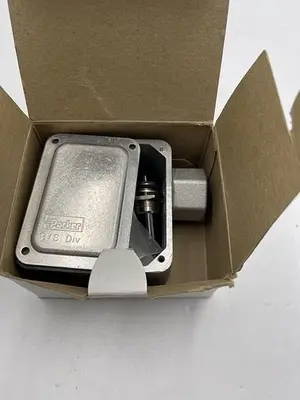 Used PARKER PARKER PLT-2 Parts (Hydraulics and Pneumatics) | ND Industrial Surplus #1215259
