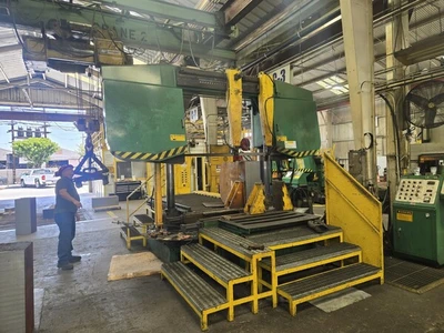 Used 1990 DOALL C4048M Horizontal Dual Column Band Saws California US | TNT Industrial #1276210