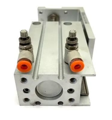MXH20-40Z | SMC  Pneumatic Compact Slide Cylinder Table 0.7MPa Max 2C8-1ND - Used