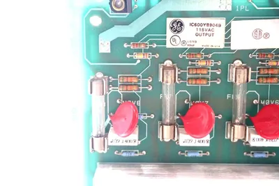 USED GE FANUC IC600YB904B 115VAC OUTPUT MODULE 44A717645-001 , 44A297038-G03