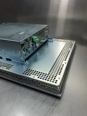 USED Siemens 22" USB 677D SIMATIC Touch Panel w/6AV7260-2GY31-0BX6 IPC Module