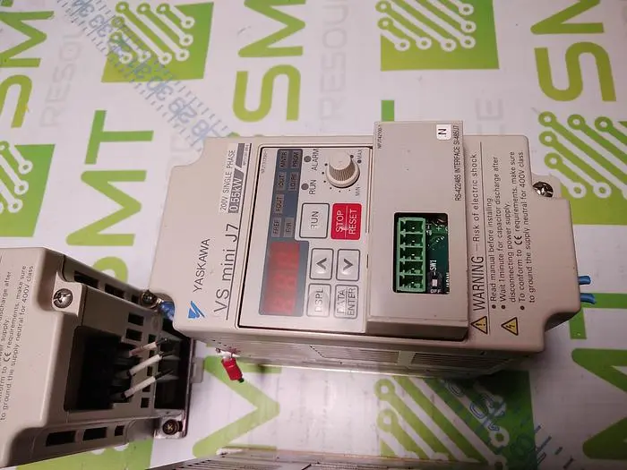 YASKAWA VS MINI J7 INVERTER CIMR - J7ACB0P4