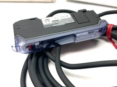 USED KEYENCE DIGITAL FIBER AMPLIFIER MAIN UNIT, CABLE TYPE, PNP