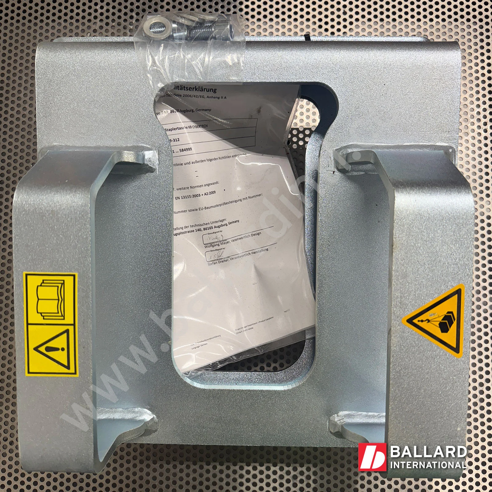 KUKA LLA Forklift Slot – KR CYBERTECH