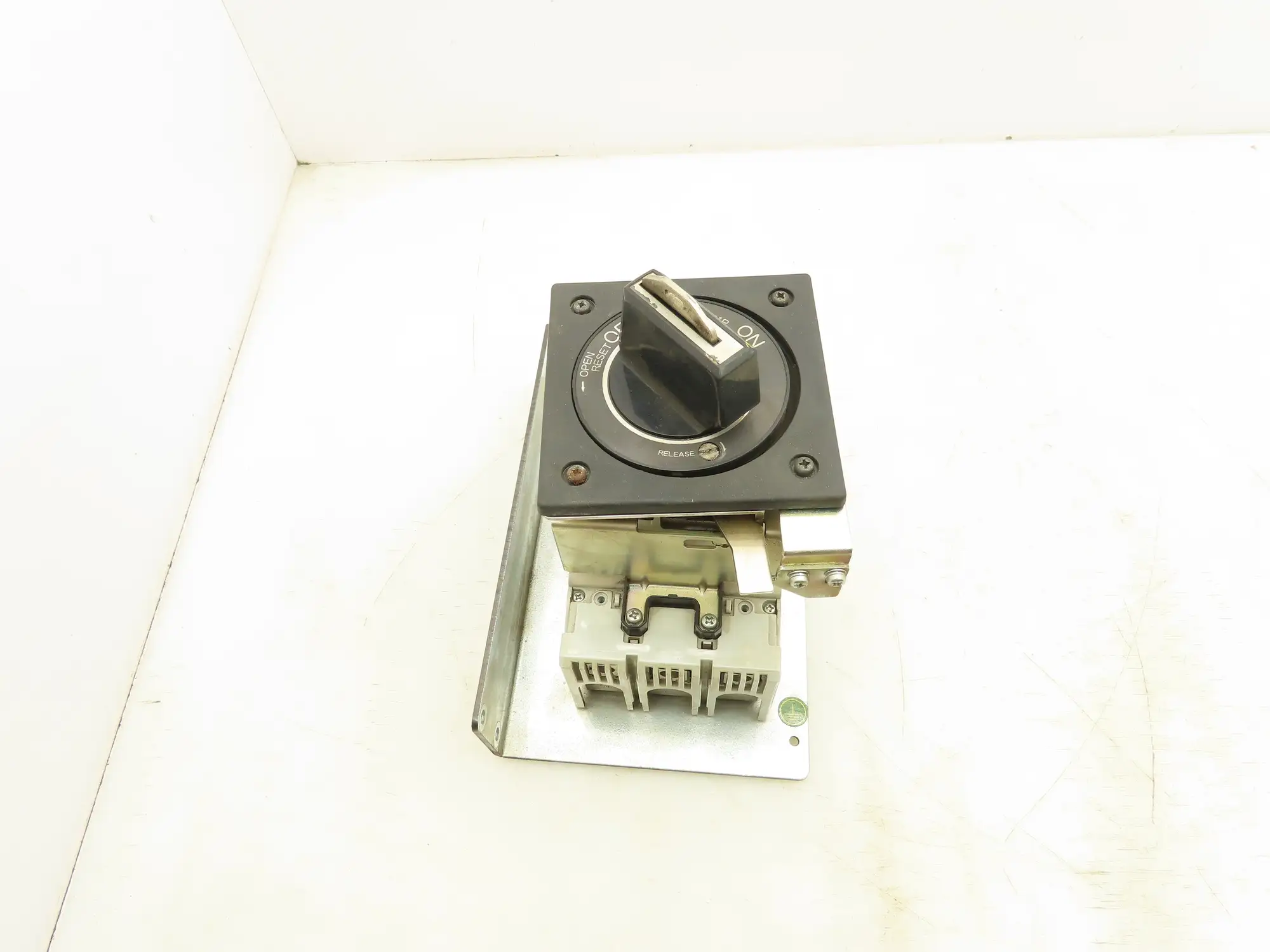 Fuji Electric BW50KAGU Circuit Breaker W/Rotary Disconnect Switch 20A 3 Pole