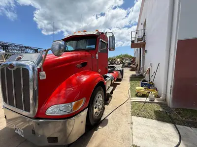 USED 2014 PETERBILT 386