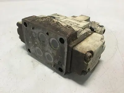 USED VICKERS DSHG-04-2B2-D24-50