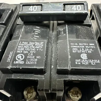 Used SIEMENS Q240 Circuit Breakers | Surplus Asset Holdings #1190168