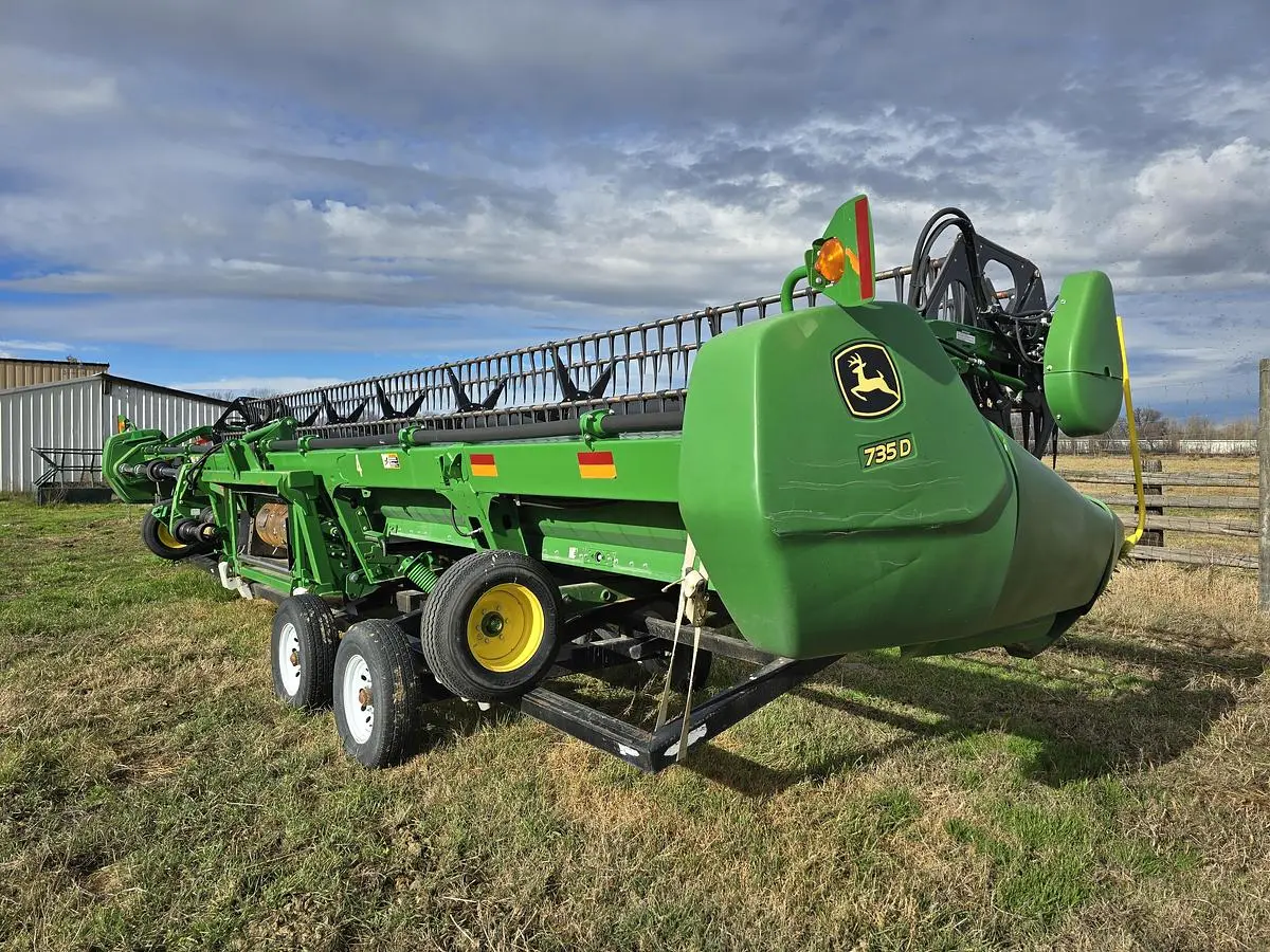 USED 2018 JOHN DEERE 735D