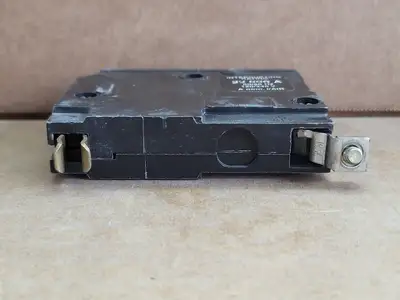 Used SQUARE D QOB120 Switchgears British Columbia CA | Lenmark #1438682