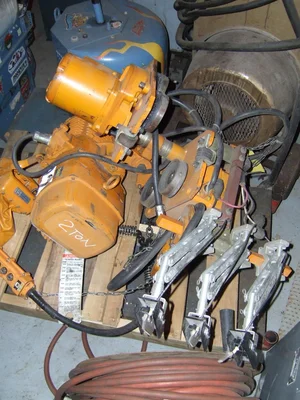 Beebe Bros. 2 Ton Chain Hoist