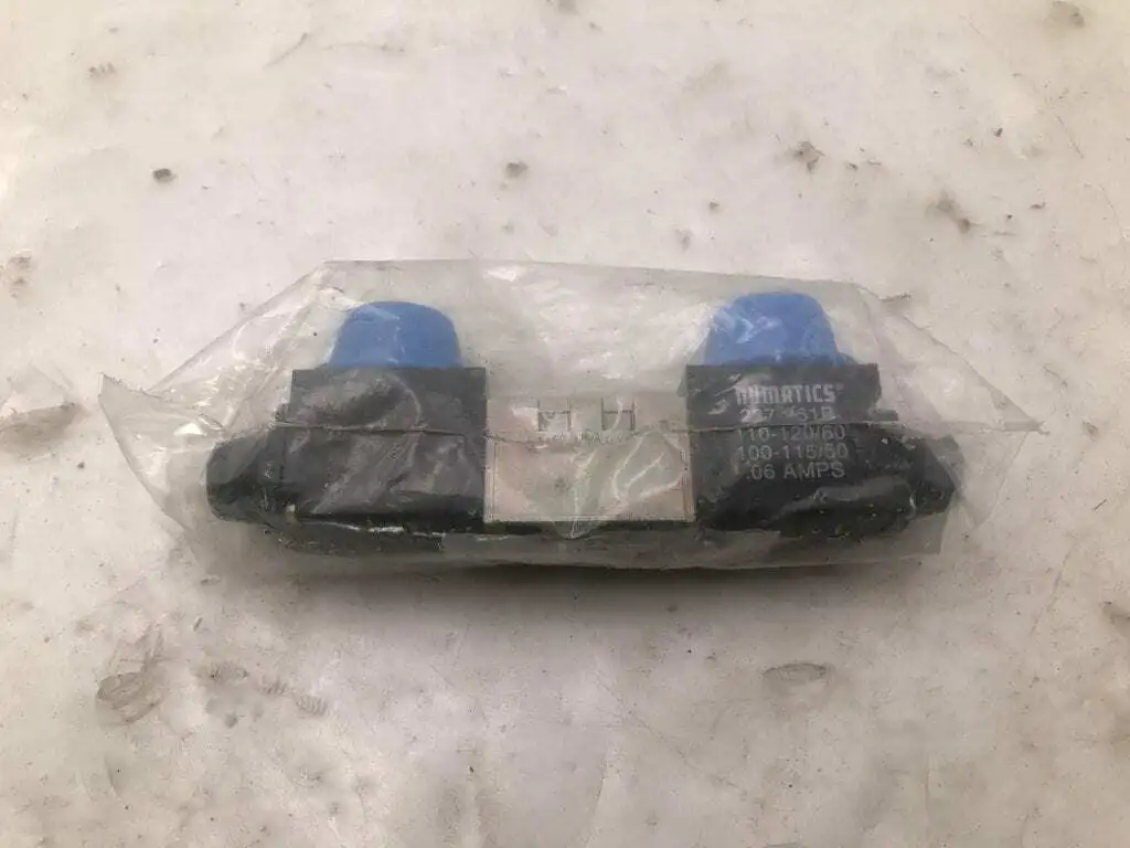 Numatics 031SS4002000030 1/8″ Direct Double Solenoid Valve 150PSIG 120VAC -NIB