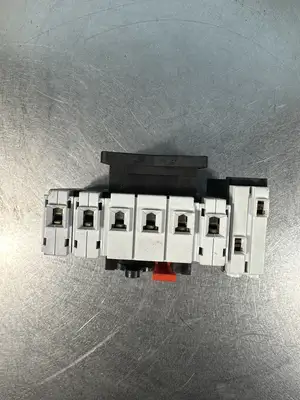 LOT OF SCHNEIDER ELECTRIC SWITCH LOADBREAK MODULE (BIN-1.5.1)