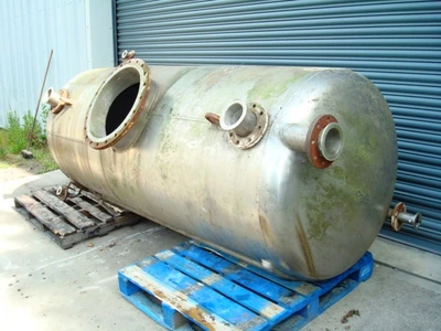 2300L S/S Horizontal Vessel 1/2Coil Jktd