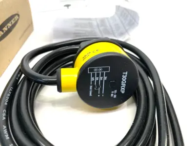 New | in-Stock BANNER ENGINEERING EZ-LIGHT 2-COLOR GENERAL PURPOSE INDICATOR 10-30VDC Lighting | Maverick Industrial Sales #1108138