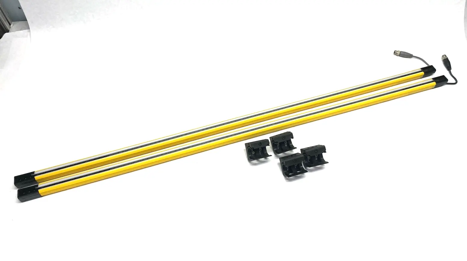 New | in-Stock KEYENCE Safety Light Curtains Finger-protection Type 103 Optical Axes Light Curtains & Grids Michigan US | Maverick Industrial Sales #1461021