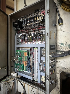 USED 1982 BLOW PRESSES BLOW GD60 PRESS