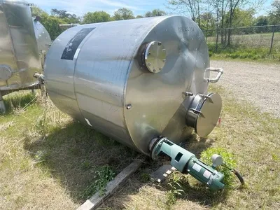 1,000 Gallon Stainless Steel Mix Tank