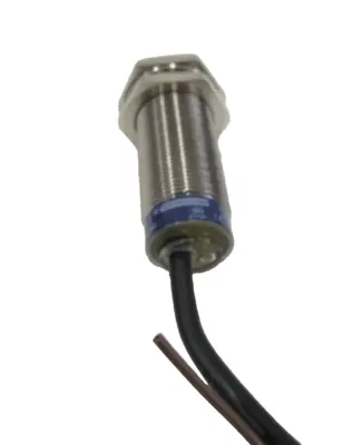 NEW TELEMECANIQUE XS518B1DAL2 PROXIMITY SWITCH