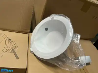 Skid lot of Lumination LED Luminaire light fixtures 120-277V 50/60Hz model#LRXR830830MDLE