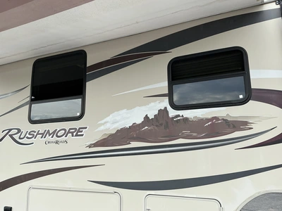 Used 2012 CROSSROADS RUSHMORE 34SB Campers, Caravans, Motorhomes Michigan US | Miedema Asset Management Group #1406929