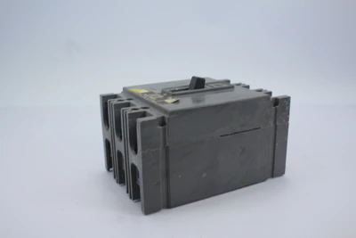 Used Westinghouse HFB3020600VAC Circuit Breakers California US | Davliegogo LLC #1705747