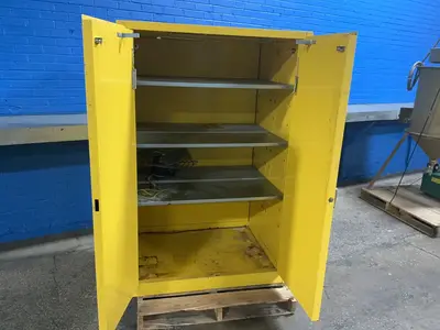 Used EAGLE MANUFACTURING 9010 Cabinets Ohio US | HGR 24 #1446197