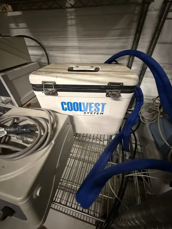 Used CoolShirt CoolVest System Heating & Cooling Texas US | PT Medical Technologies #1458840