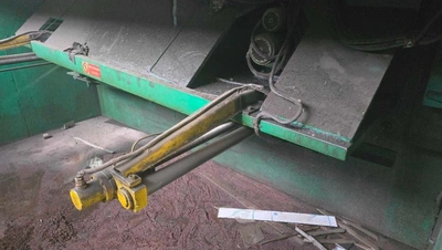 PIESOK Guillotine Shear, in good used condition, POA
