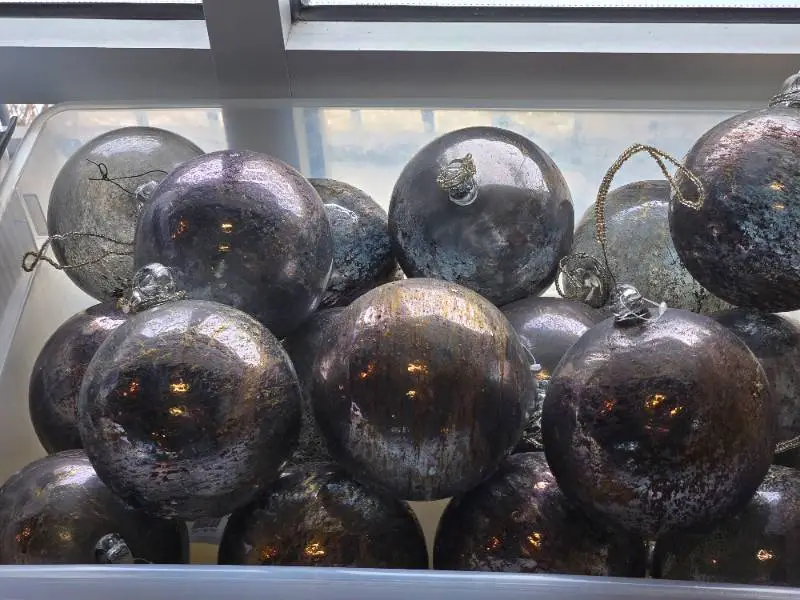 Lot of (8) 6" Distressed Finish Mercury Glass Filigree Leaf Ball Ornaments (silver)