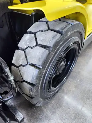 Used 2005 Hyster H55XM Internal Combustion Forklifts: Pneumatic Tire New York US | United Lift #1446645