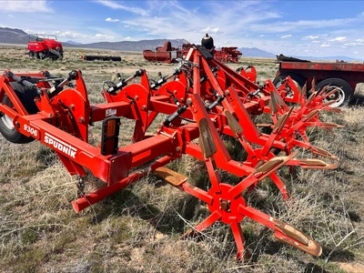 Used _UNKNOWN_ _UNKNOWN_ Cultivators Idaho US | Tri-Steel Manufacturing #1557076