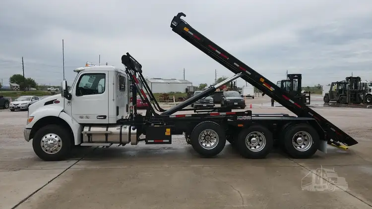Used 2027 PETERBILT 548 Rolloff Trucks Texas US | Roll Off Truck World #1491958