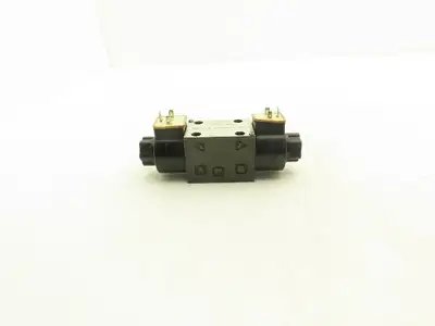 Nachi Hydraulic Directional Solenoid Valve 3 Pos 4 Way 120V Coil