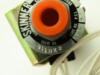 Honeywell Skinner B11HX2 Solenoid Valve 2-Way NO 24V 40 PSI 1/8" NPT Lot of 2